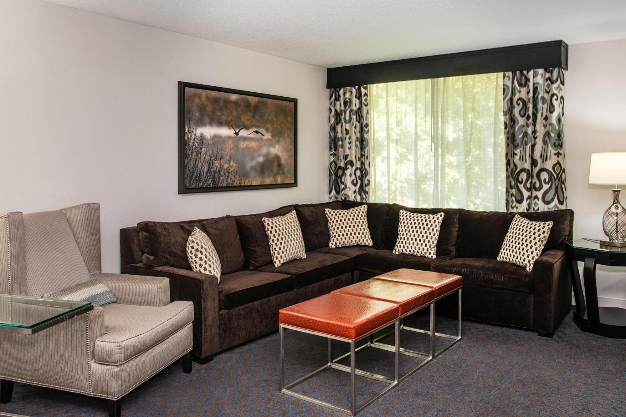 Sheraton Minneapolis West Hotel