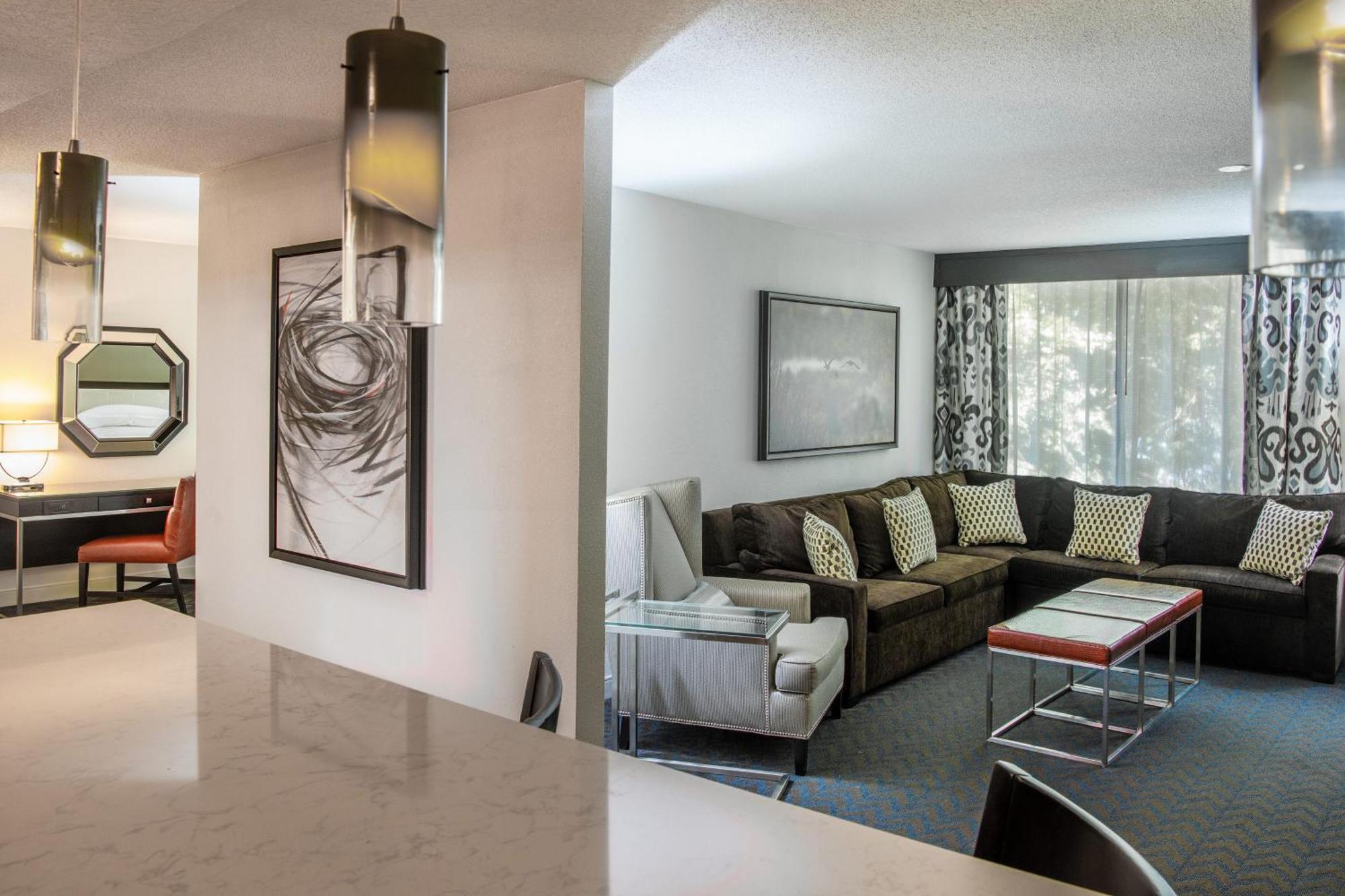 Sheraton Minneapolis West 4*