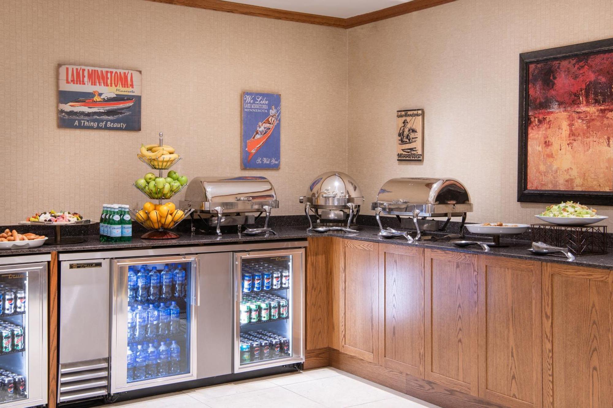 Sheraton Minneapolis West 4*